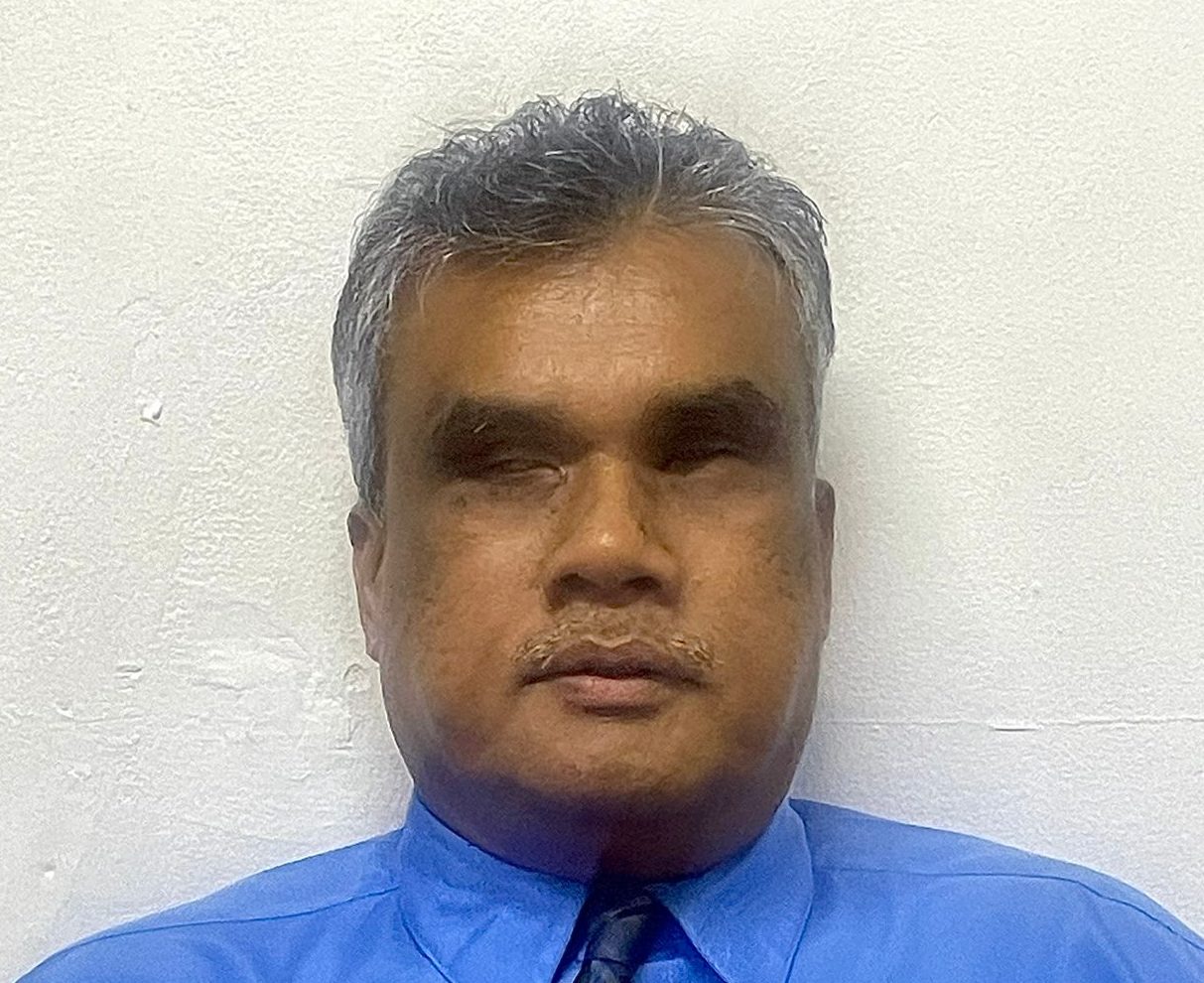 Headshot photo of kenneth